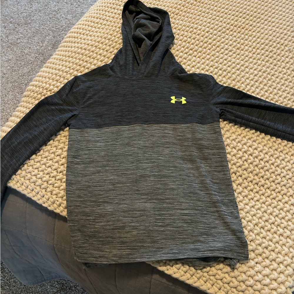 Boys Under Armour hoodie size 7